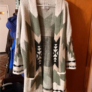 Snails & Cinnamon Women's Geometric western print Cardigan in Olive and Cream